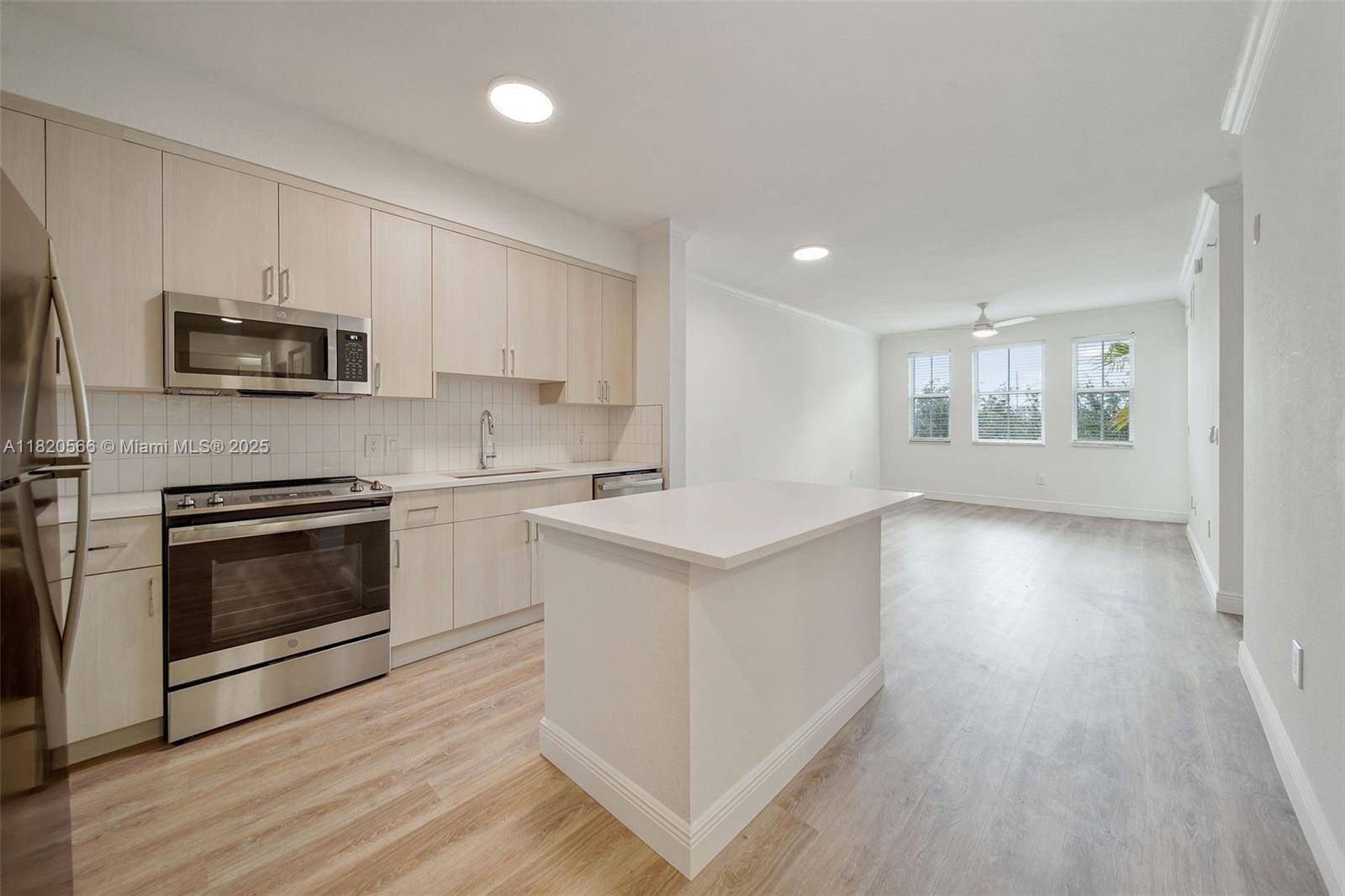 Pembroke Pines, FL 33025,10170 SW 7th St #36-403