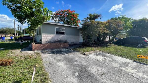 5900 Garfield #East, Hollywood, FL 33021