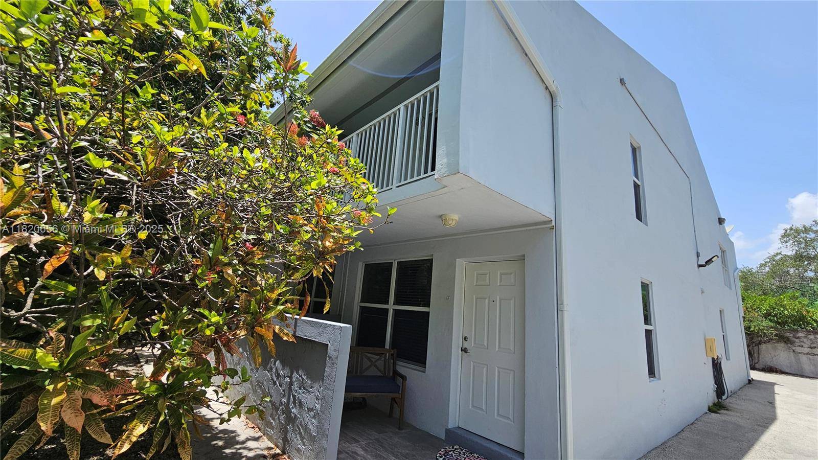 Miami, FL 33133,3025 Mary St #12