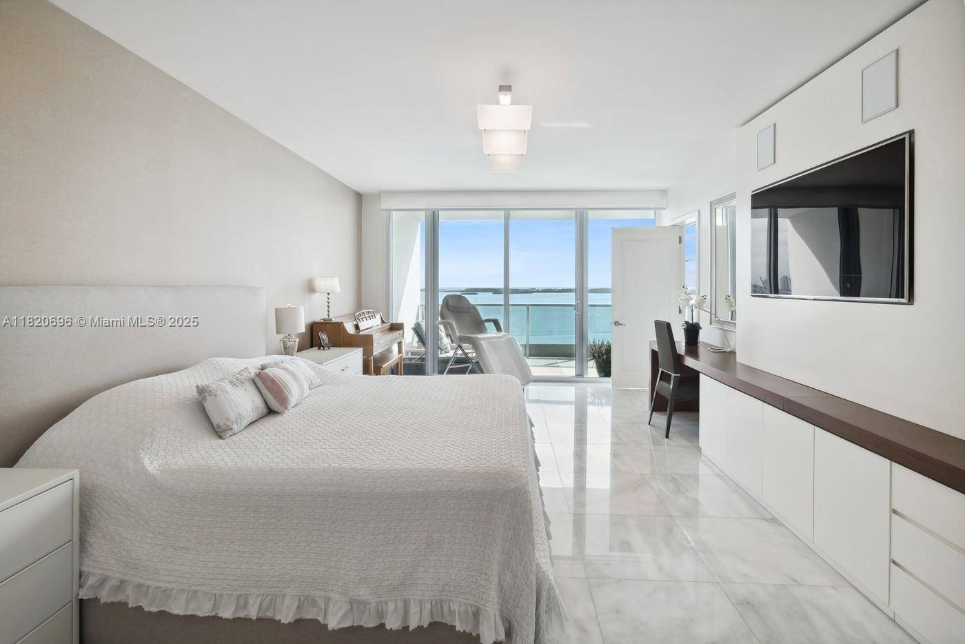 Miami, FL 33131,1331 Brickell Bay Dr #1907
