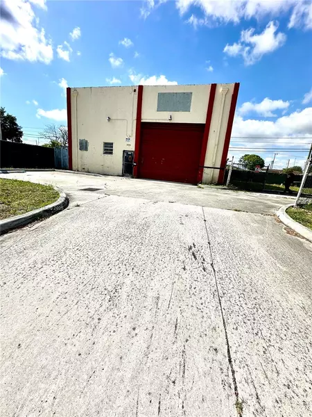 5500 5532 Pembroke Rd, West Park, FL 33021
