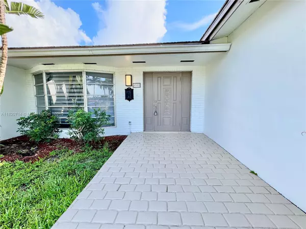 Hollywood, FL 33021,4905 Harrison St