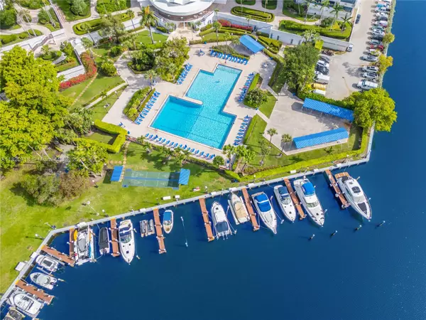 Hallandale Beach, FL 33009,2500 PARKVIEW DRIVE #1717