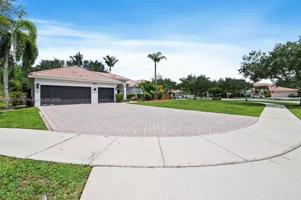 Pembroke Pines, FL 33331,6946 Mariposa Cir Ct