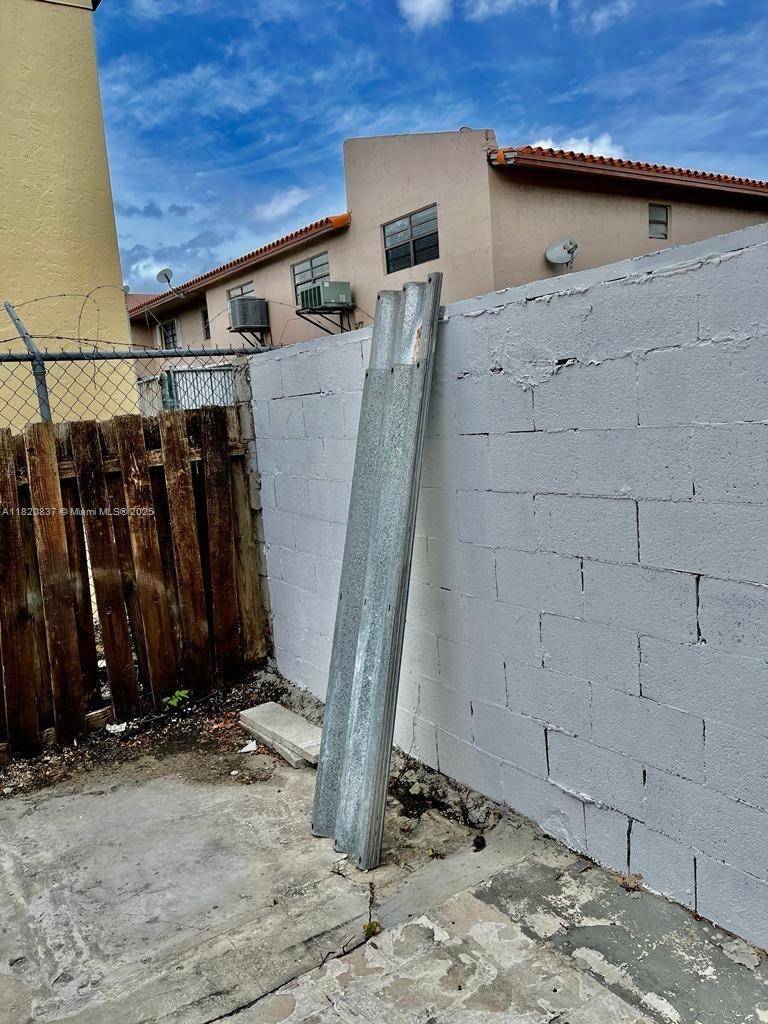 Hialeah, FL 33016,2329 W 66th Pl