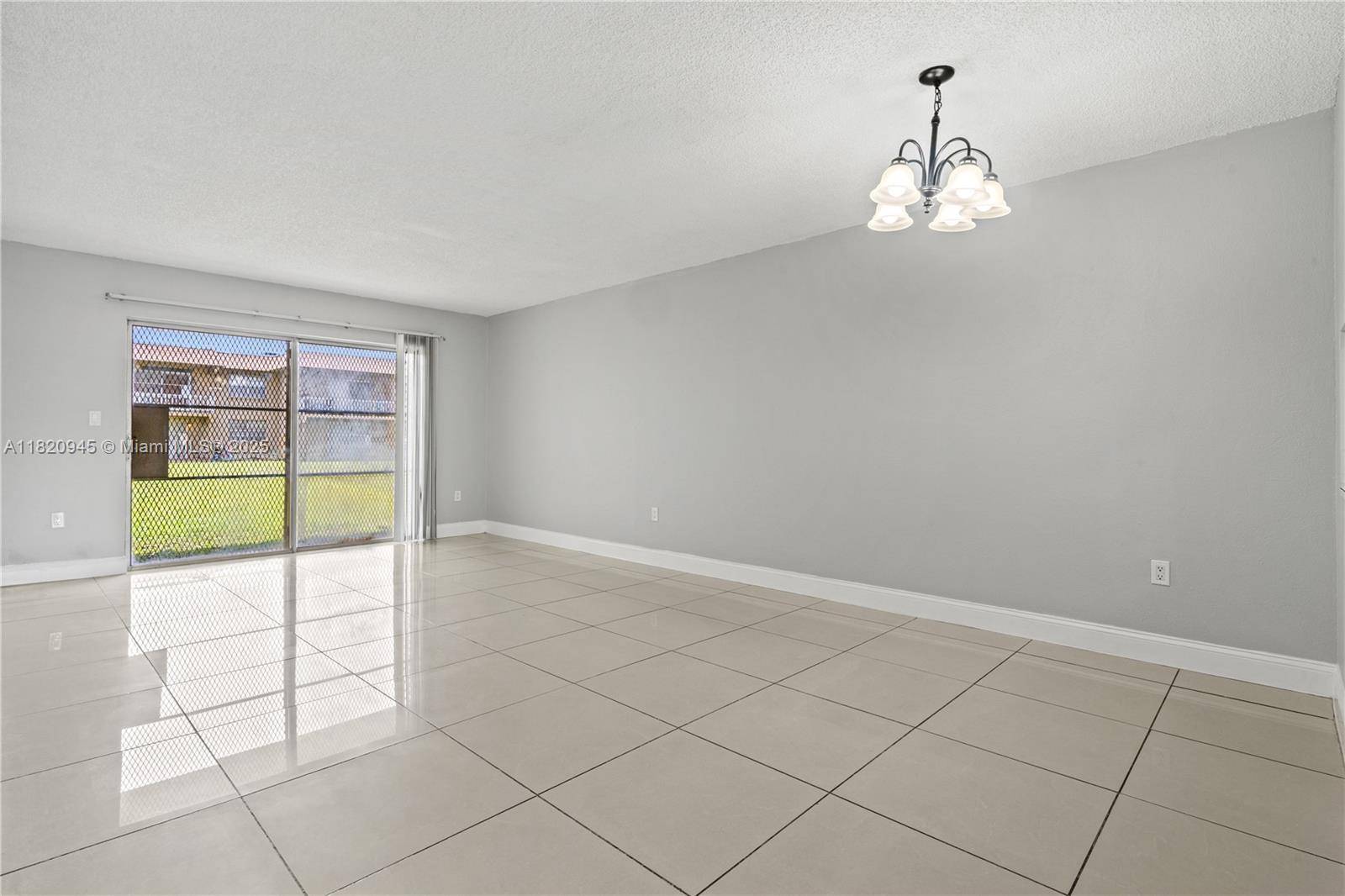 Miami Gardens, FL 33169,301 NW 177th St #104