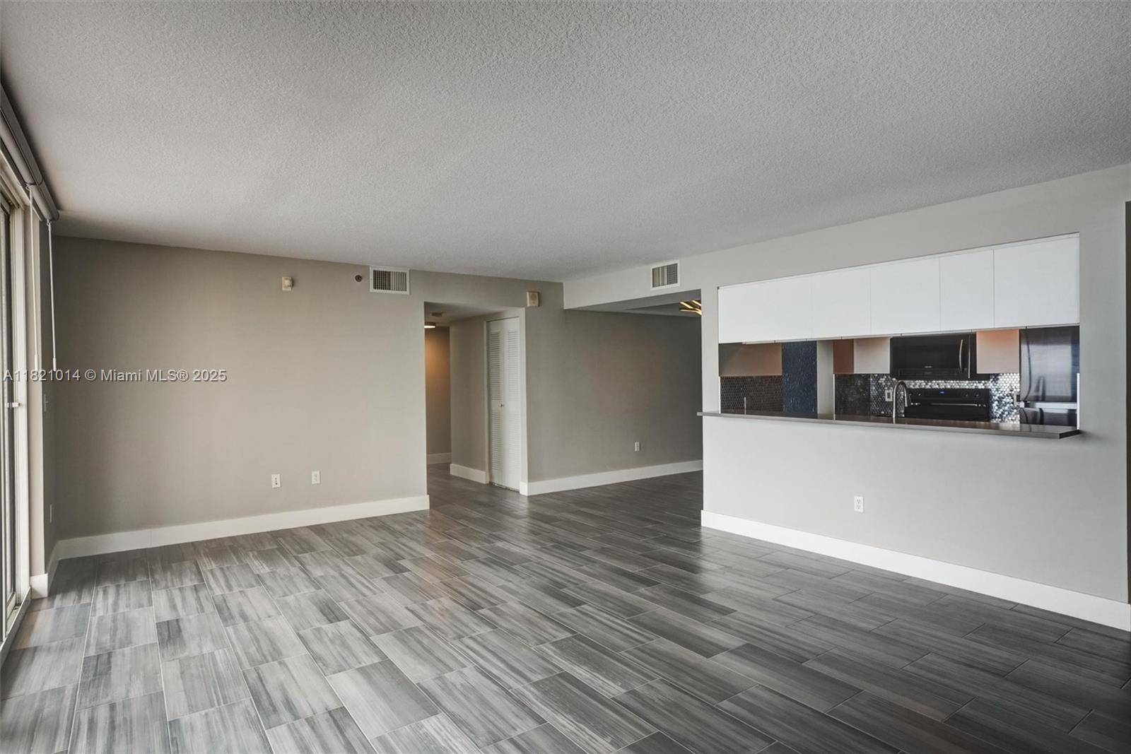Miami, FL 33131,1200 Brickell Bay Dr #2501