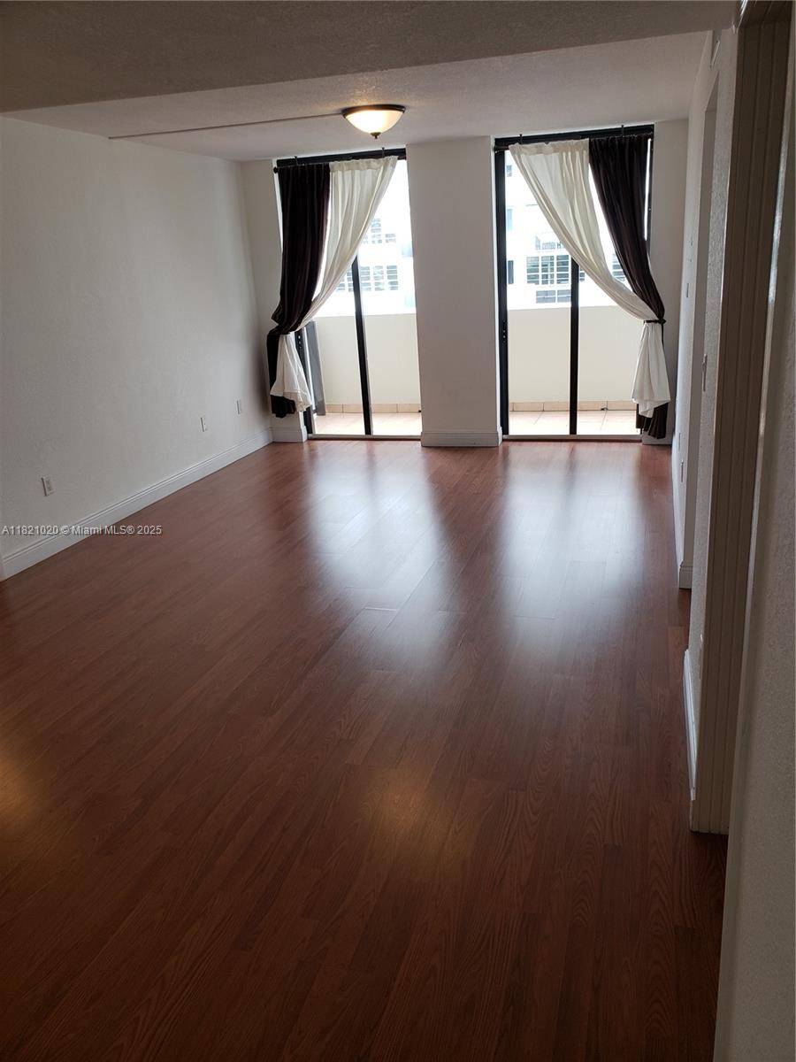 Miami Beach, FL 33139,1621 Collins Ave #503