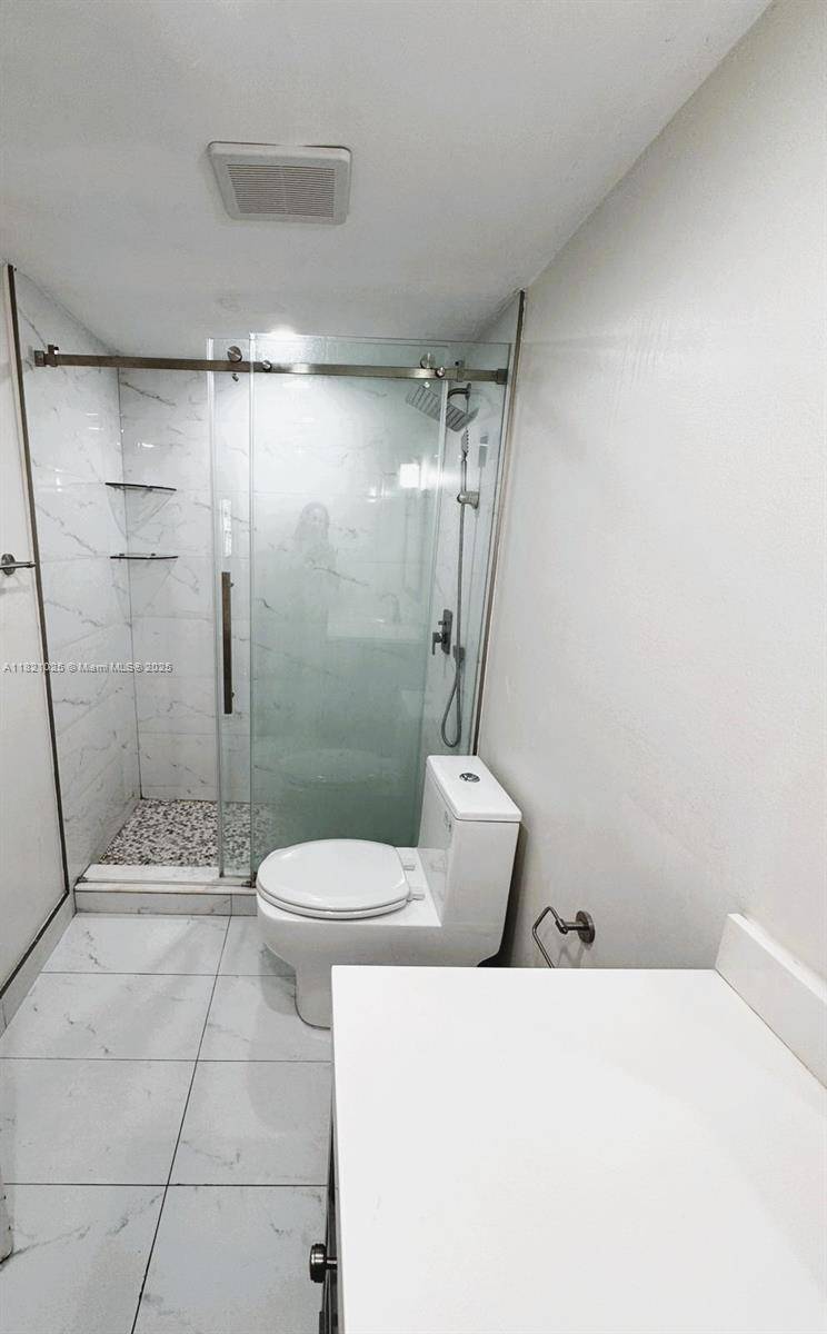 Doral, FL 33166,8290 Lake Dr #319