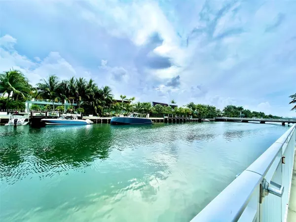 Bay Harbor Islands, FL 33154,9500 W Bay Harbor Dr #2G