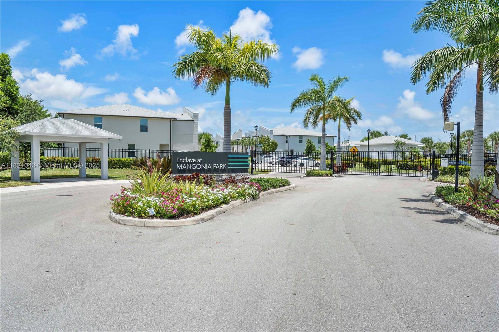 Mangonia Park, FL 33407,5720 Mentmore Dr