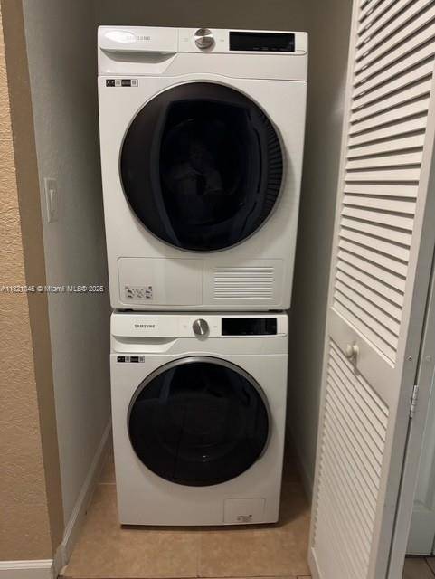 Cutler Bay, FL 33190,9267 SW 227th St #5-8