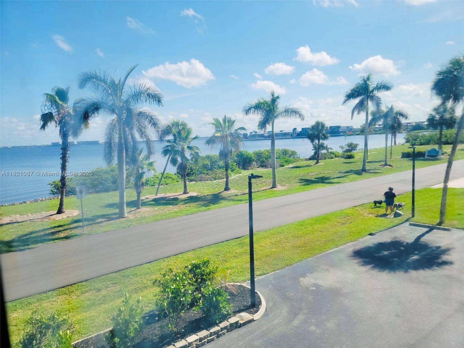 Punta Gorda, FL 33950,1500 Park Beach Cir #2G