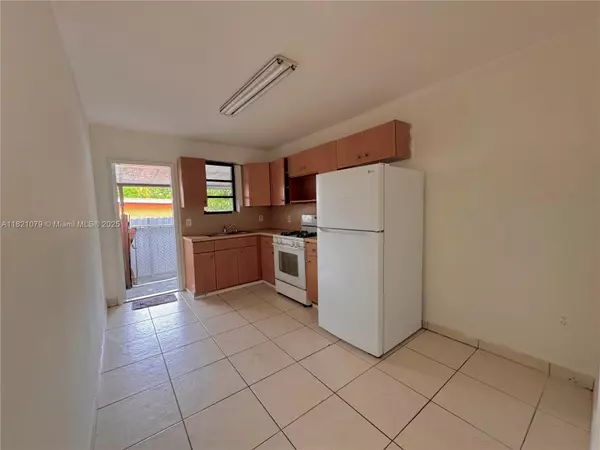 Hialeah, FL 33010,369 E 20th St #369