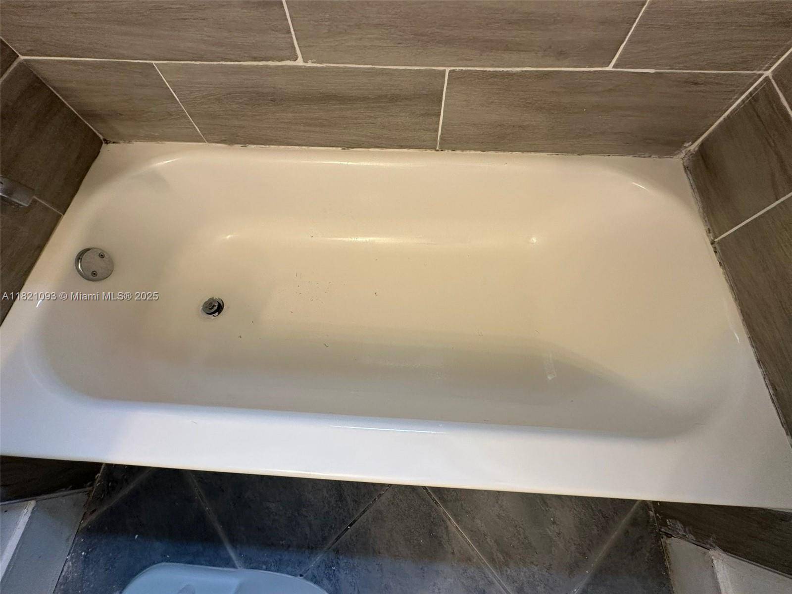 Miami, FL 33130,921 SW 7th St #2