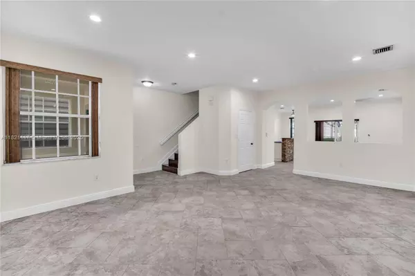 Miramar, FL 33027,13227 SW 42nd St #8103