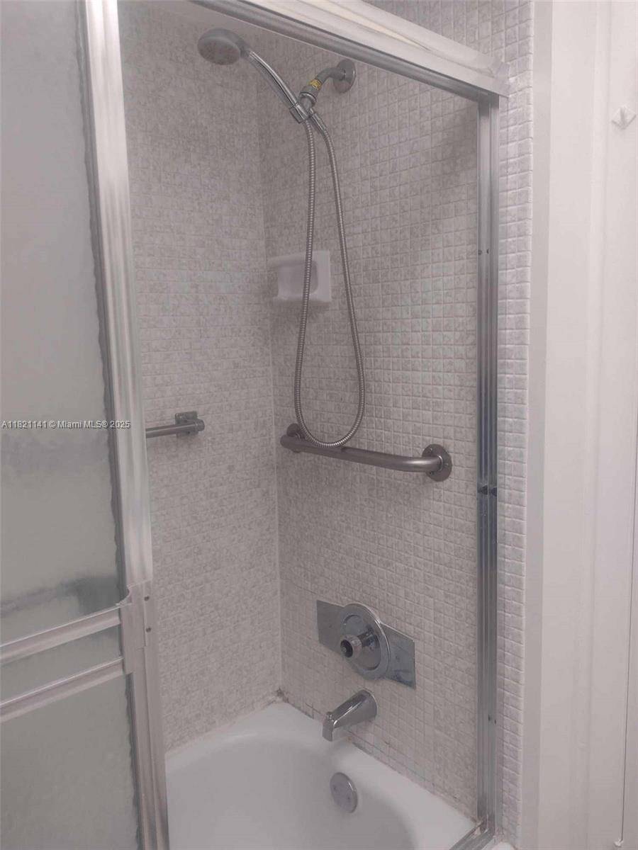 Lauderdale Lakes, FL 33313,3001 NW 46th Ave #204