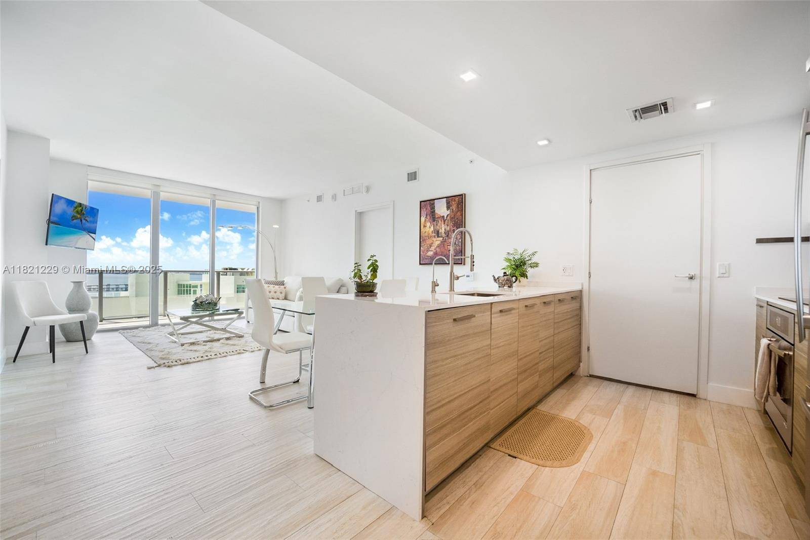 Miami, FL 33131,1300 Brickell Bay Dr #3004