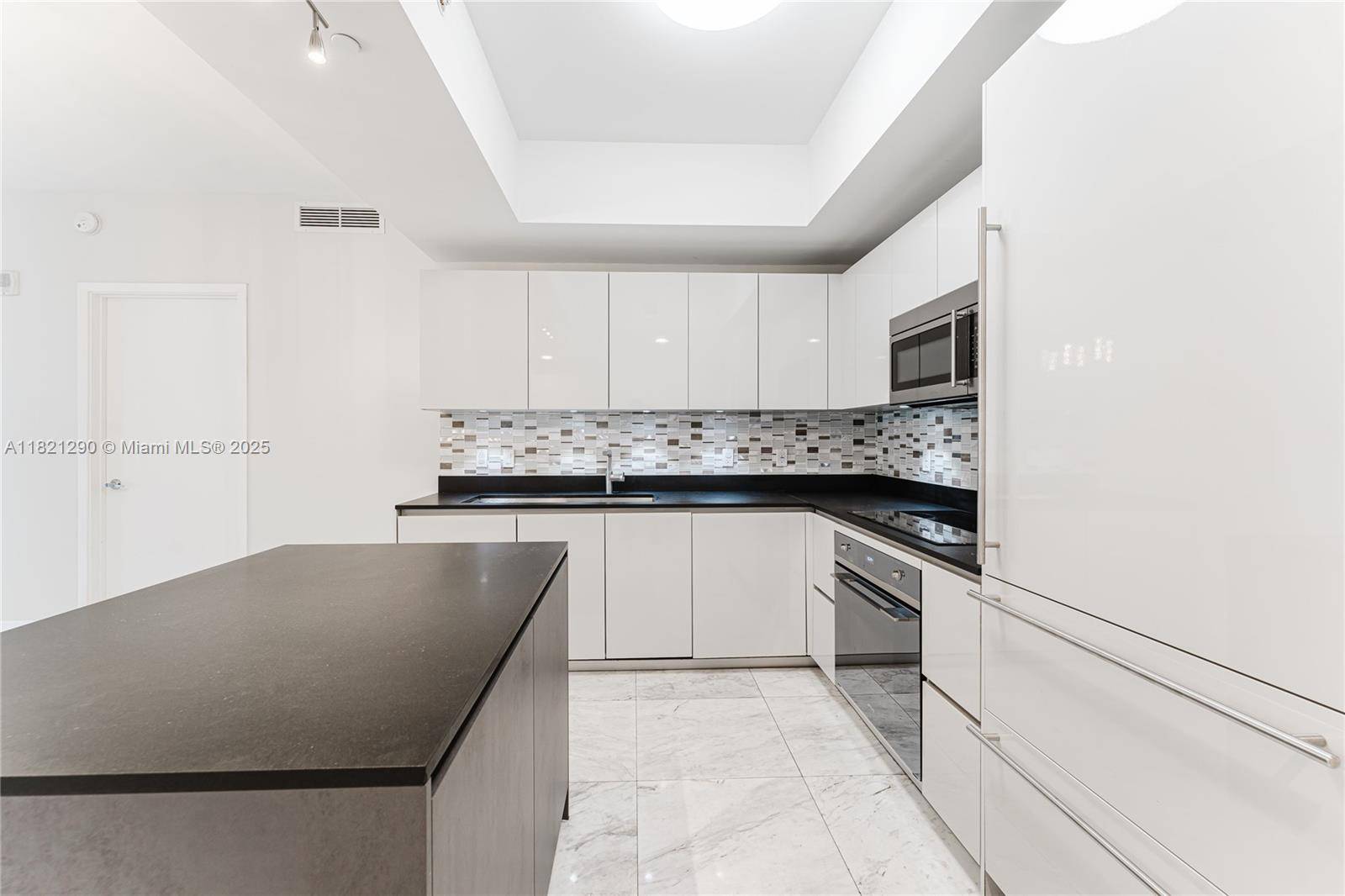 Miami, FL 33131,1010 Brickell Ave #1409
