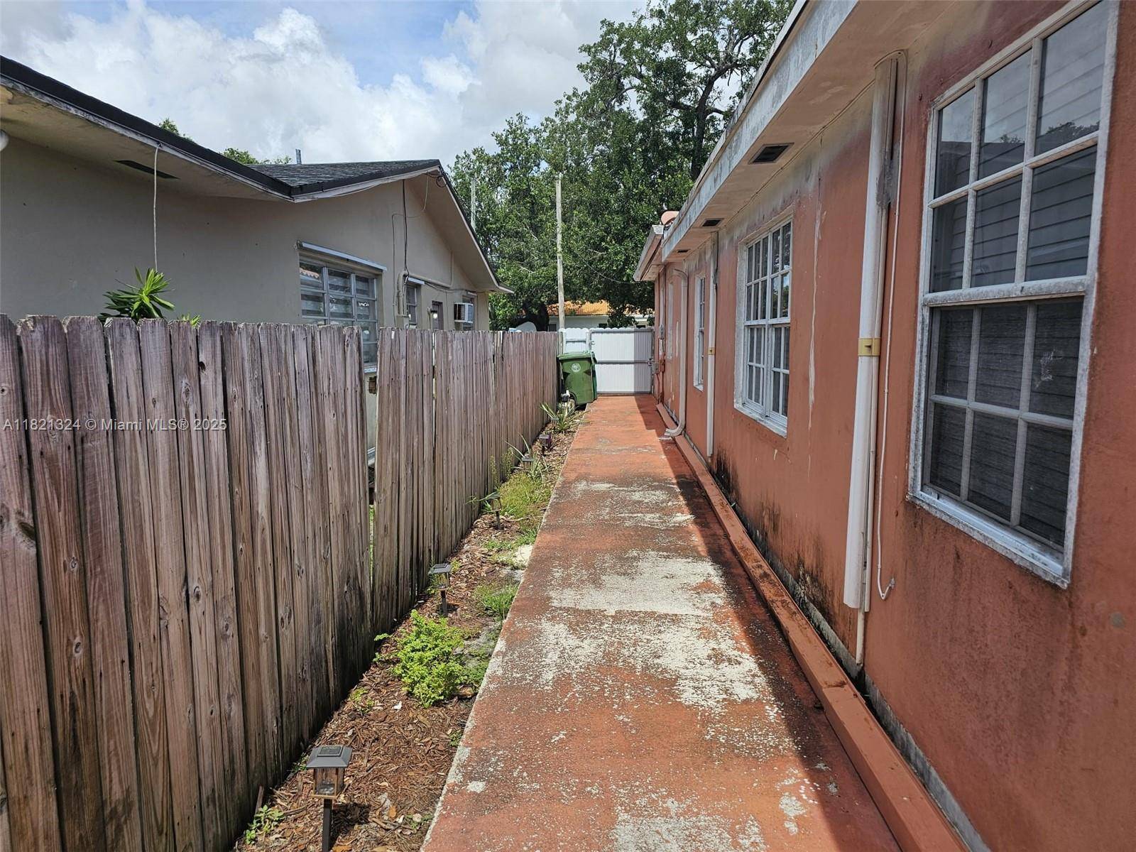 Miami, FL 33144,651 SW 66th Ave #3