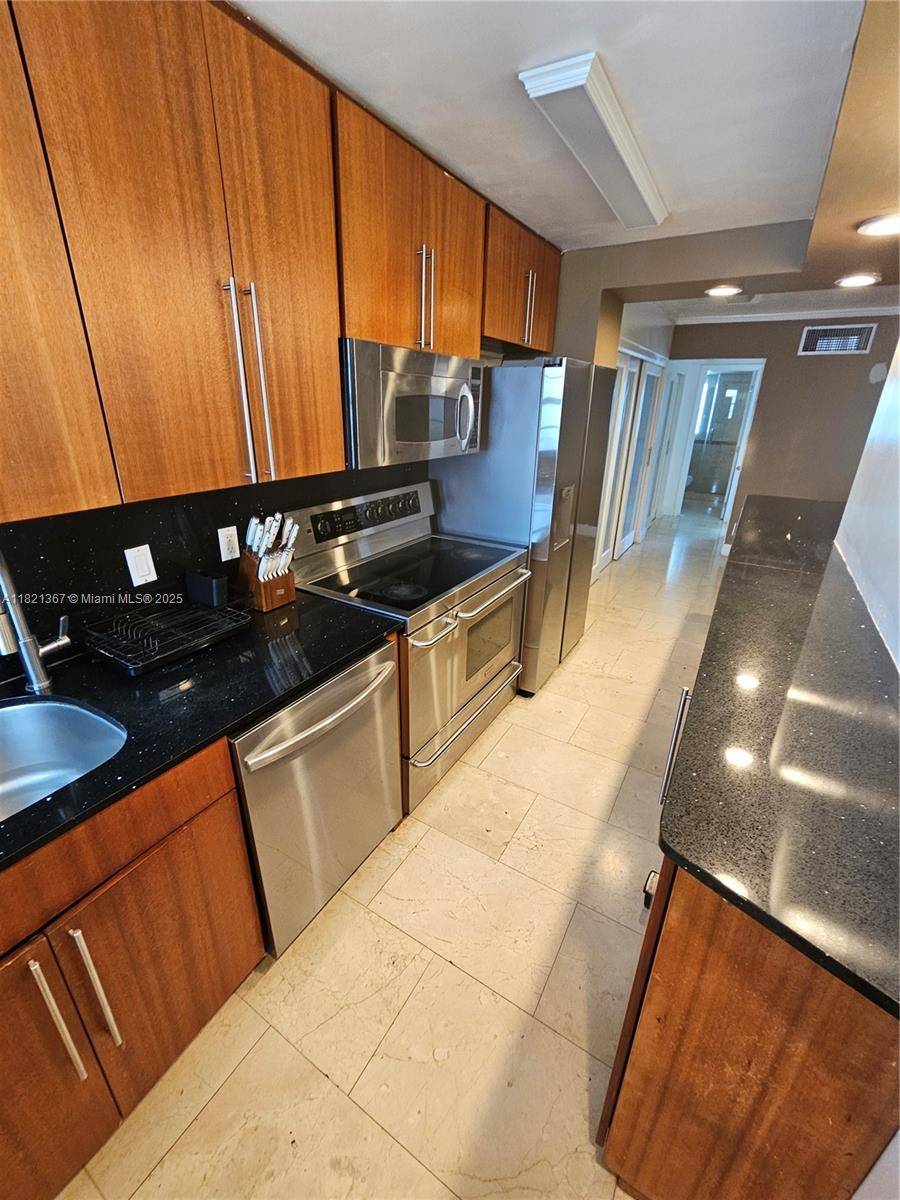 1340 Lincoln Rd #803, Miami Beach, FL 33139
