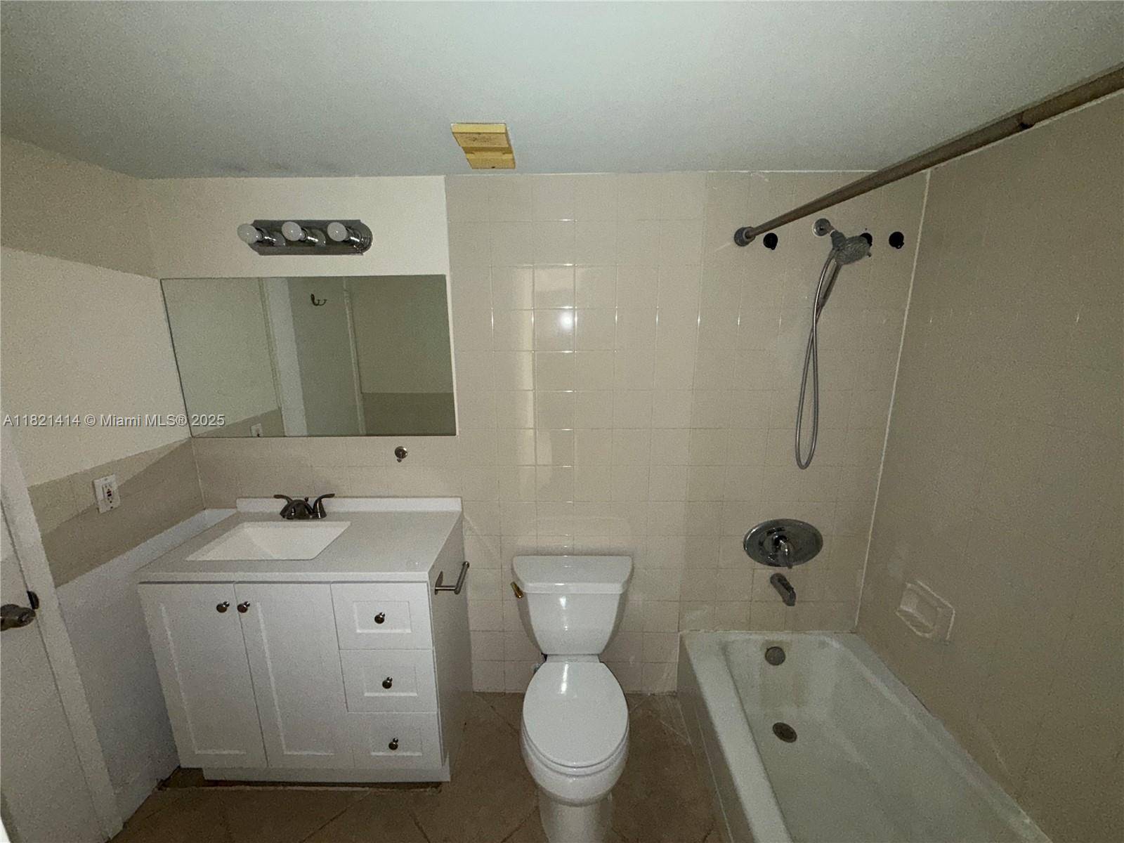 North Miami, FL 33161,1470 NE 123rd St #A1406
