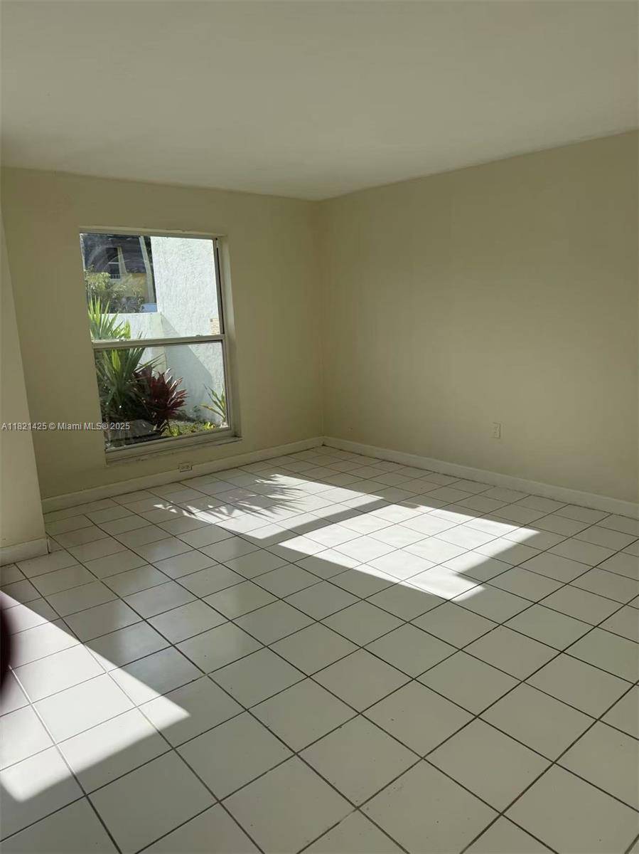 North Miami, FL 33181,13506 NE 20th Ct #13506