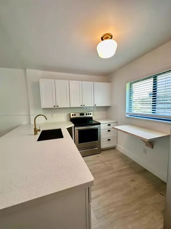 Miami, FL 33130,910 SW 4th Ave #1