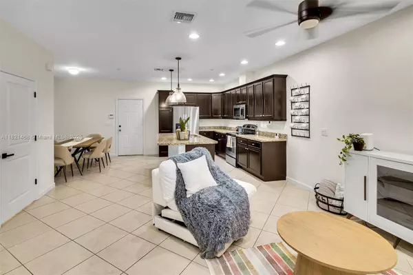 Cooper City, FL 33024,8144 Cascada Isles Dr