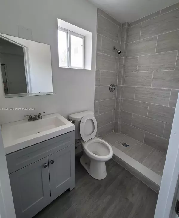 Miami, FL 33130,734 SW 4th St #8