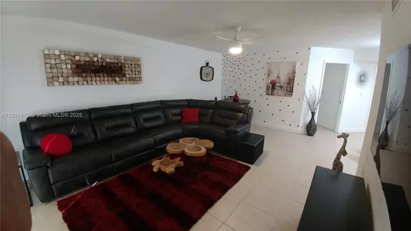 Plantation, FL 33324,10451 W Broward Blvd #410