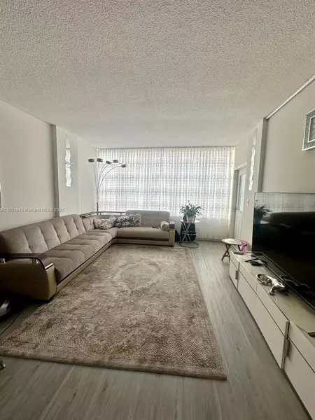 1825 S Ocean Dr #PH-6, Hallandale Beach, FL 33009