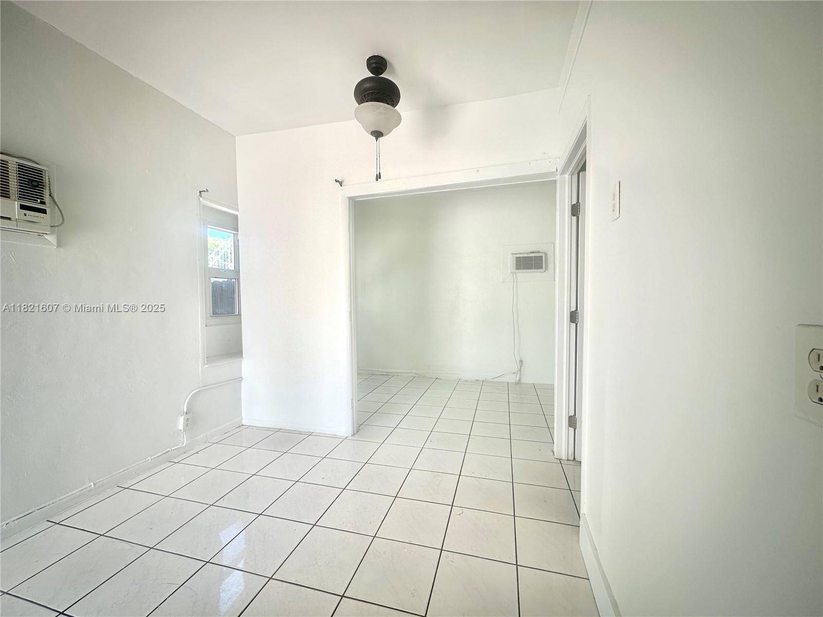 Miami, FL 33125,30 NW 32nd Pl #Rear
