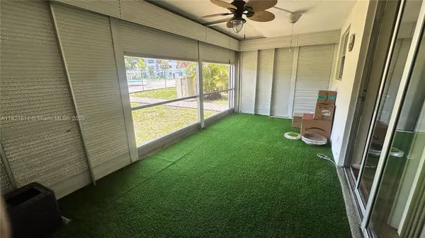 Miami, FL 33179,447 NE 195th St #115