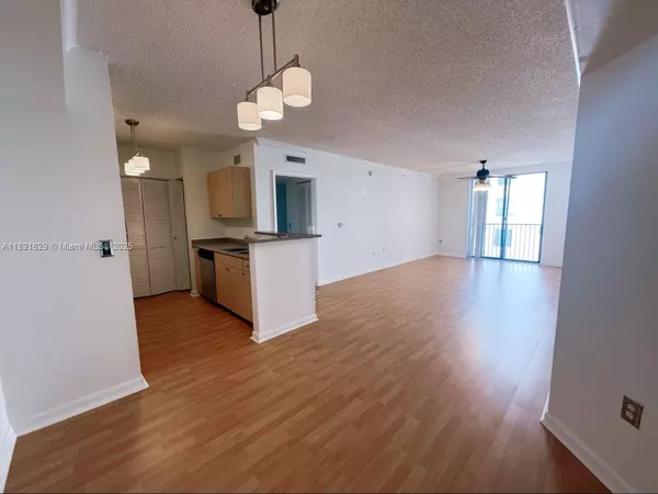 Hollywood, FL 33020,1919 Van Buren St #610A