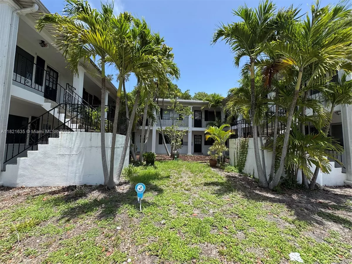 Hollywood, FL 33020,707 S 19th Ave #2