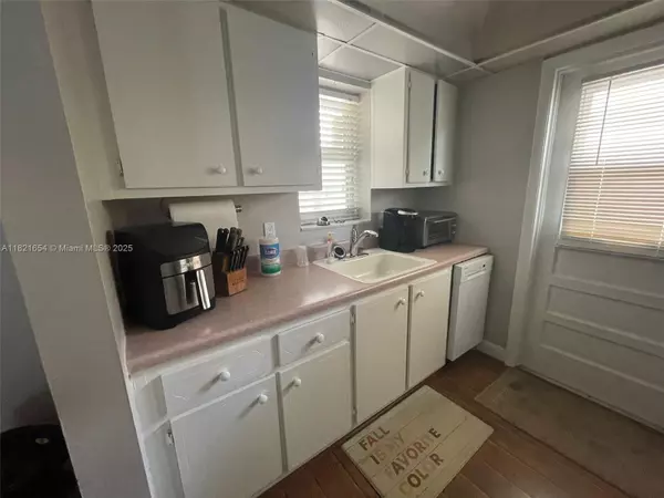 Hallandale Beach, FL 33009,415 NE 2nd St #223
