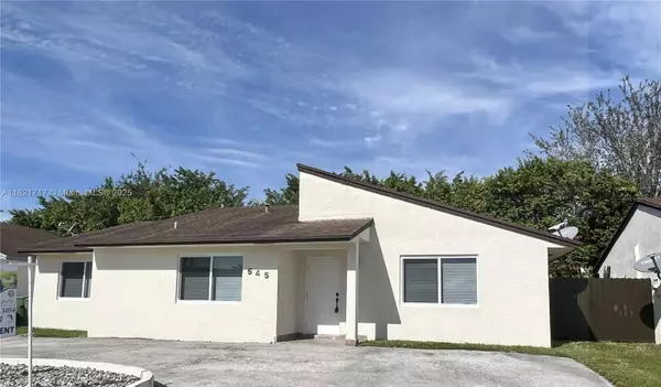 545 W 79th Pl, Hialeah, FL 33014