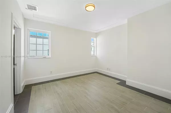 Miami Beach, FL 33139,1509 Pennsylvania Ave #9