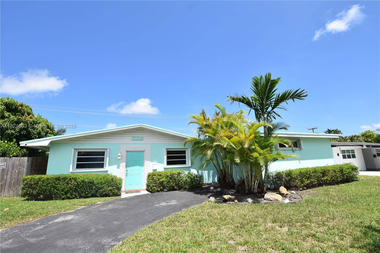 19825 SW 89th Ave, Cutler Bay, FL 33157