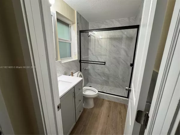 Hollywood, FL 33020,707 S 19th Ave #3
