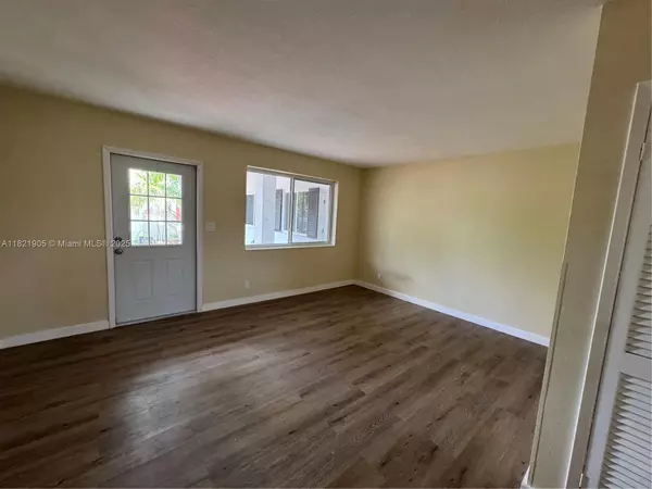 Hollywood, FL 33020,707 S 19th Ave #3