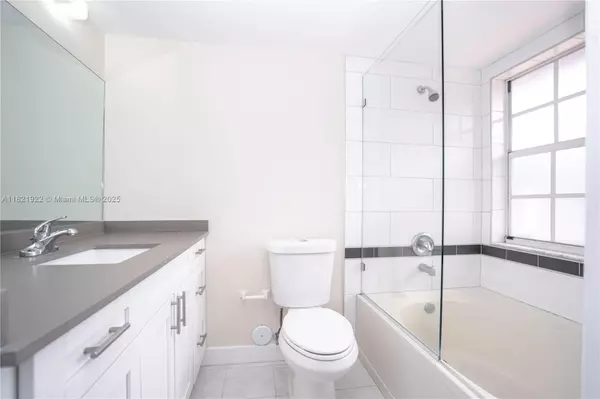 Hialeah, FL 33015,7090 NW 173rd Dr #203