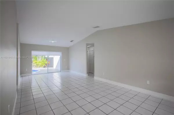 14443 SW 172nd Ln, Miami, FL 33177