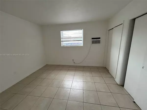 North Miami, FL 33161,1590 NE 125th Ter #2