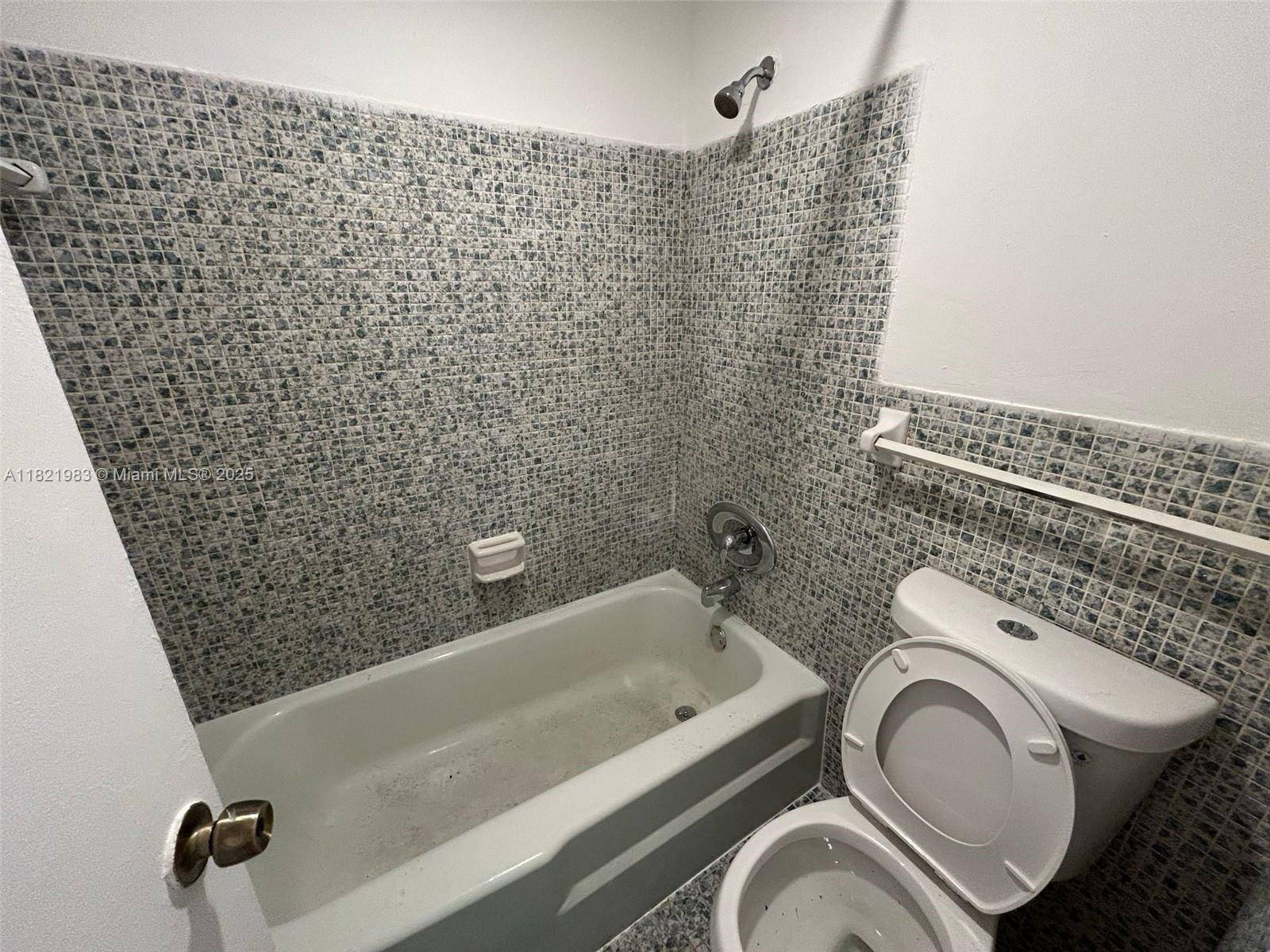 North Miami, FL 33161,1590 NE 125th Ter #2