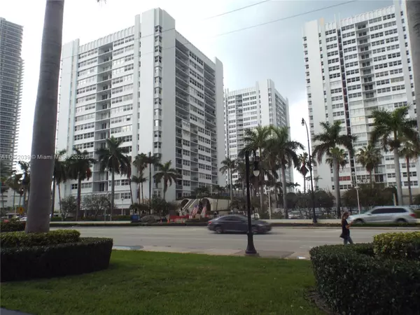 Hallandale Beach, FL 33009,1904 S Ocean Dr #405