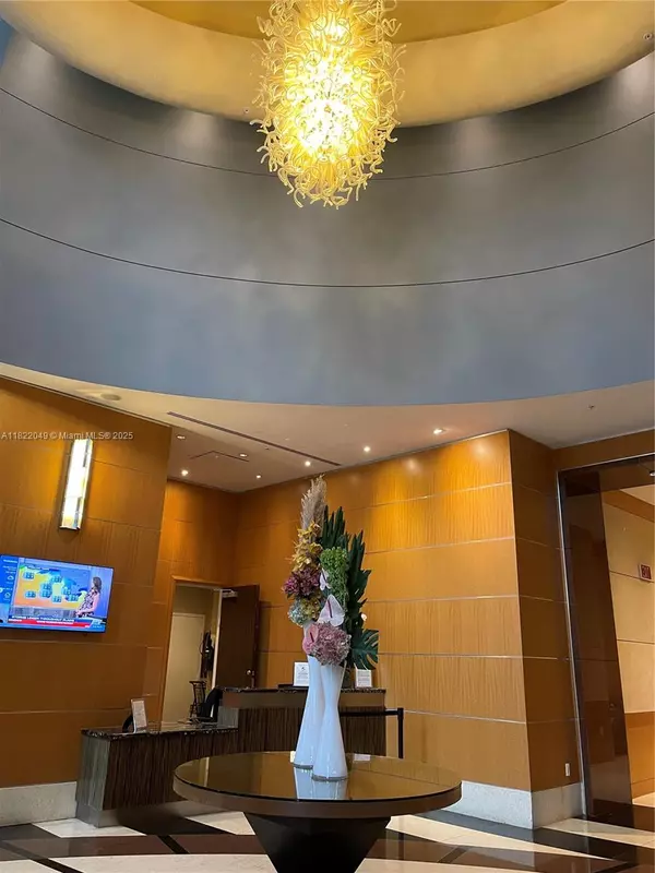 Miami, FL 33132,244 Biscayne Blvd #3404