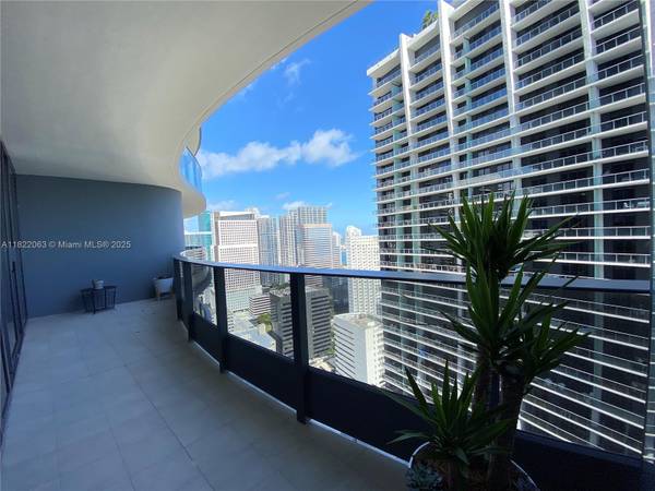 Miami, FL 33131,1000 Brickell Plaza #3807