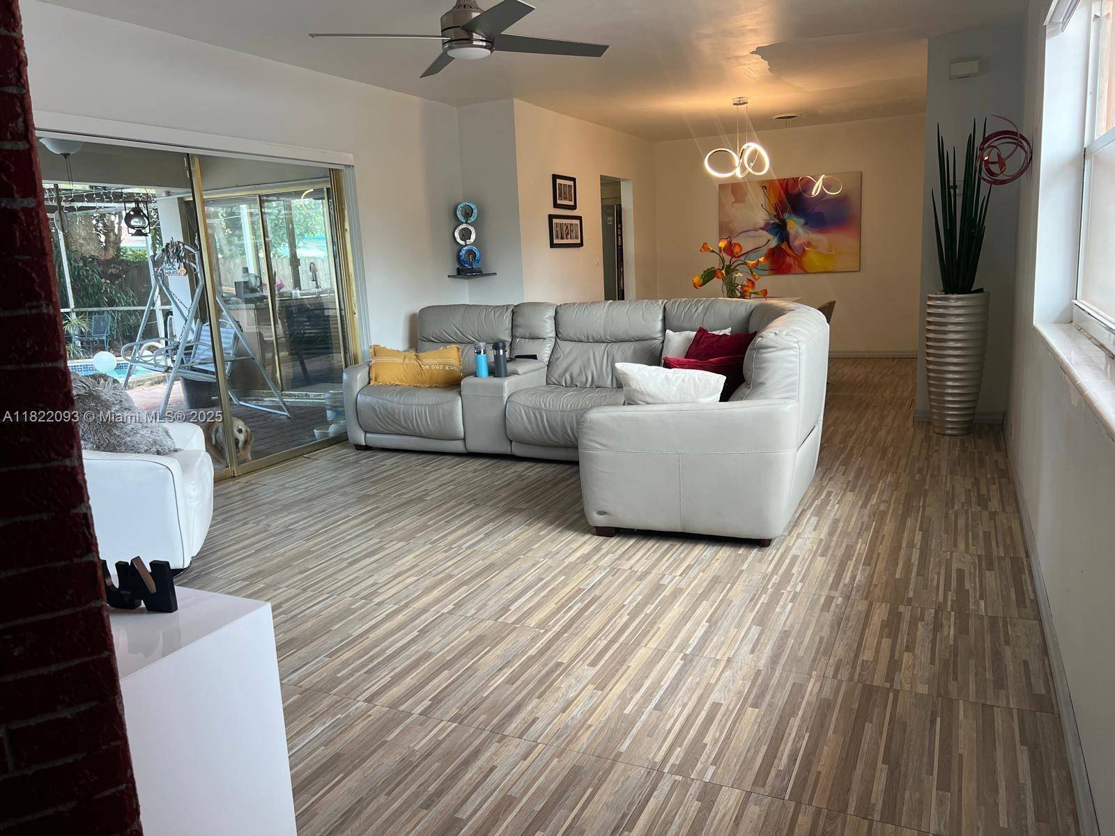 Pembroke Pines, FL 33023,7110 SW 11th St